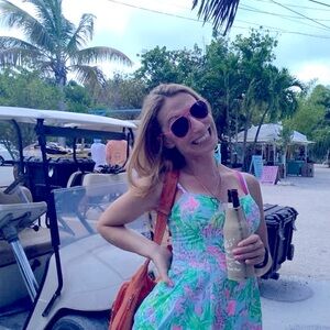 Meet your Posher, Hilary